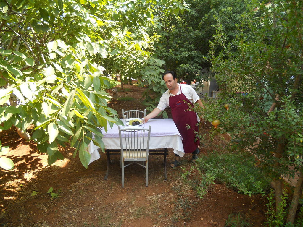 Baris Hotel Erdemli Bagian luar foto